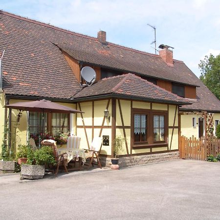 Gaestehaus "Gisela" Im Fuerstlichen Fischhaus Schillingsfürst Exterior foto