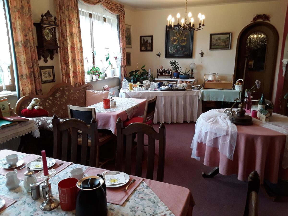 Gaestehaus "Gisela" Im Fuerstlichen Fischhaus Schillingsfürst Exterior foto